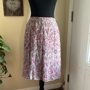 Jaclyn Smith pleated Skirt.